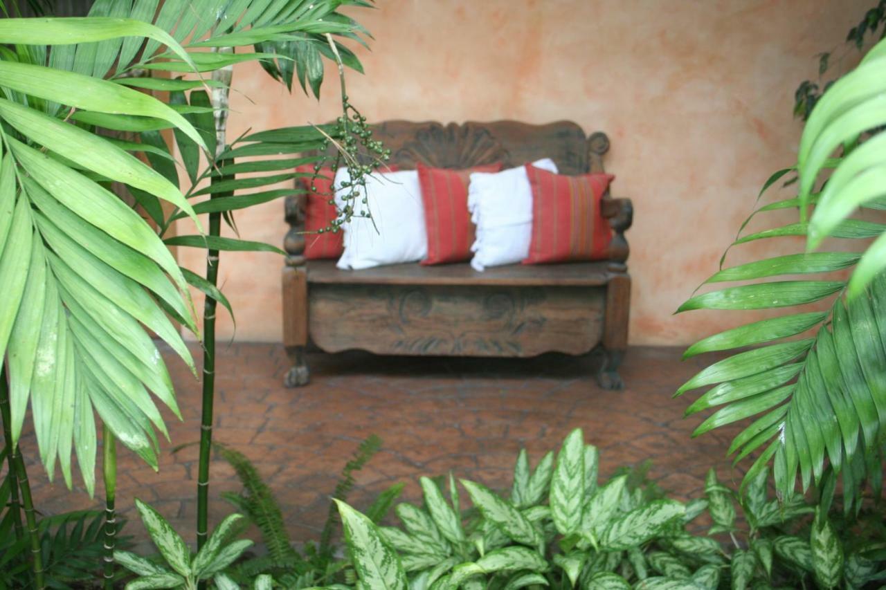 Hotel Ciudad Vieja Guatemala City Eksteriør bilde